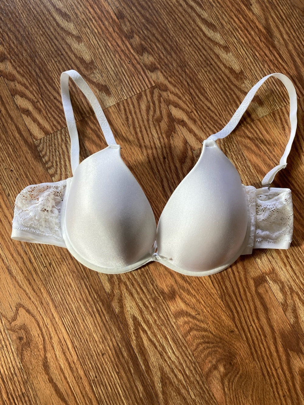 Simply Vera Vera Wang White Lace T-Shirt Bra